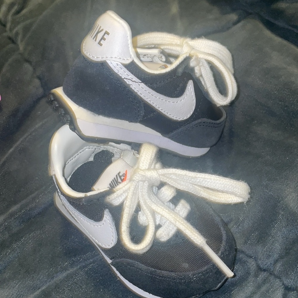 Nike✔️ - Picture 4 of 4